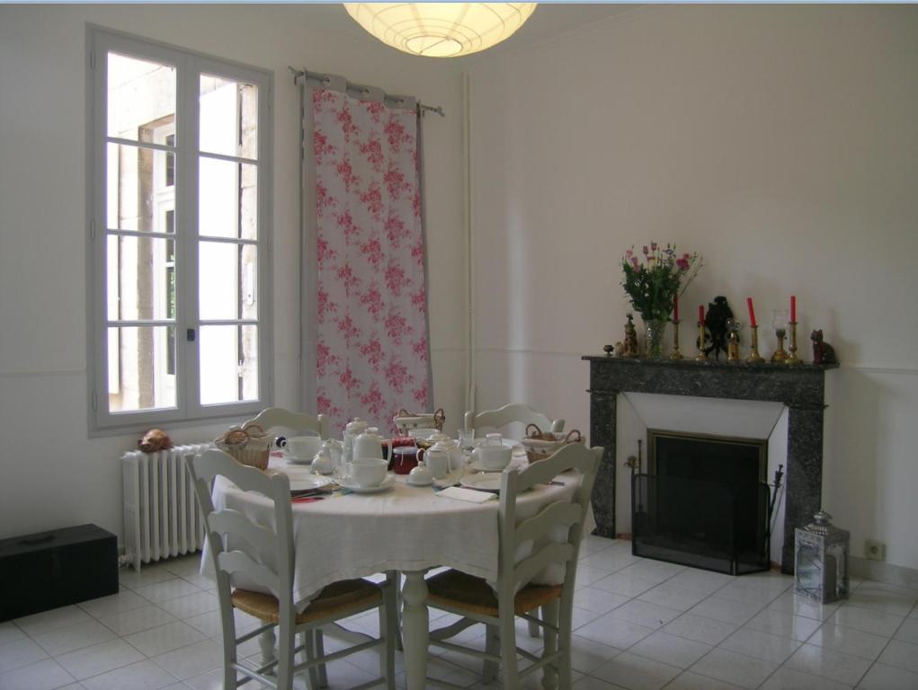 Maison D'Hotes Vents D'Ouest Niort Buitenkant foto